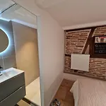 La Petite Porte - Petite Venise - *