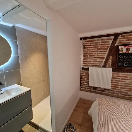 La Petite Porte - Petite Venise - *